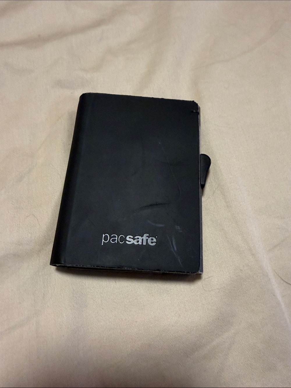 Pacsafe Wallet